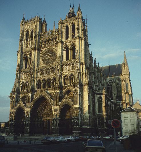http://gothic.org.ua/ugpgallery/albums/userpics/10022/amiens1~0.jpg